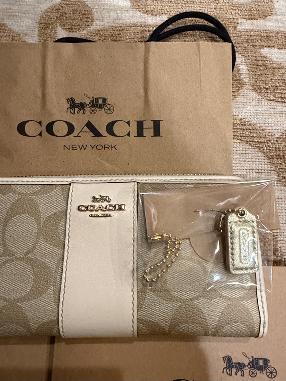Coach Beige and Chalk Signature Continental Wallet - Picture 2 of 10